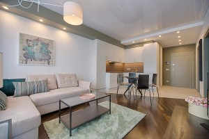 如何判断房屋的朝向优势？这种优势如何在居住中体现？