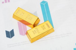 如何理解金属市场的价格波动？这些波动对相关行业有何影响？