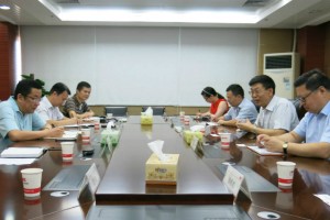 如何客观评价人保公司的市场表现？这种评价对投资者有哪些启示？